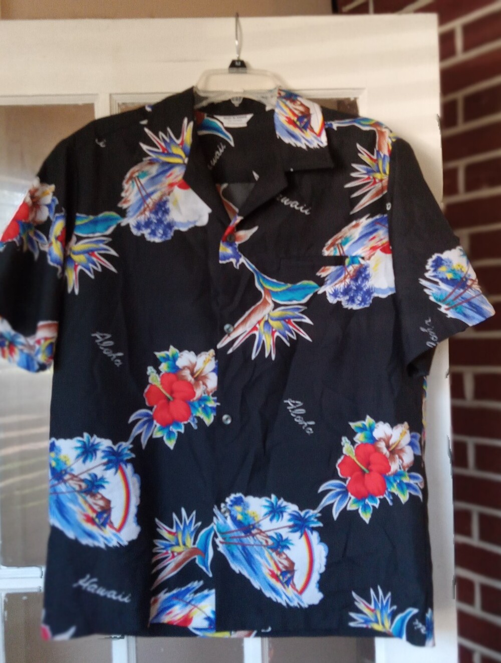 VTG Made in Hawaii Black Tropical Print Hawaiian Shirt RN 37359 Style 604 M